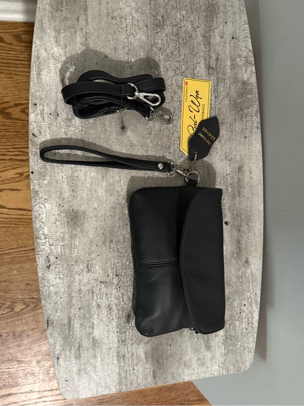 Cal-Wyn Black Genuine Leather Convertible Crossbody Wristlet Bag NWT - Picture 4 of 10